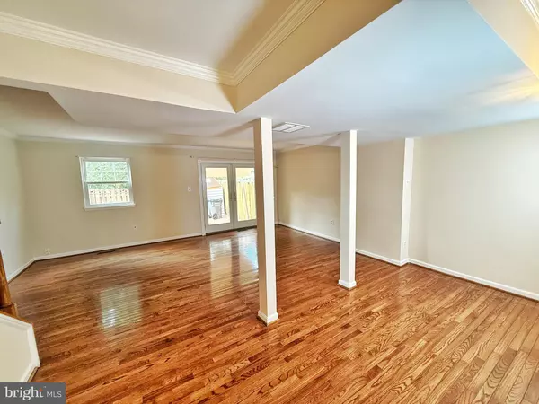 Woodbridge, VA 22193,15008 CHERRYDALE DR