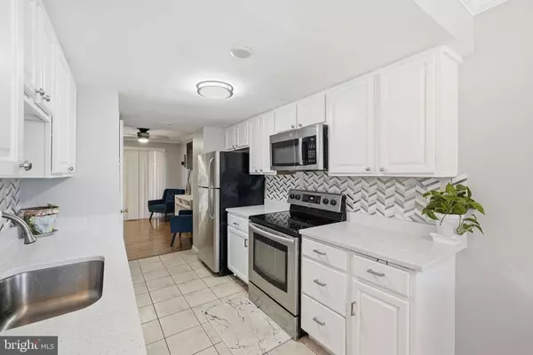 Woodbridge, VA 22192,1952 MARINER LN