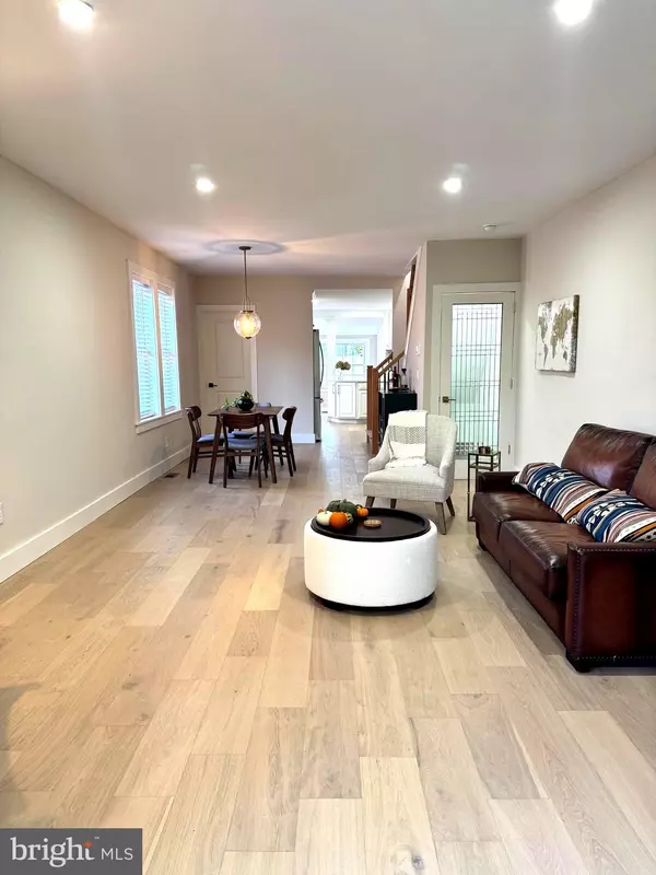 Moorestown, NJ 08057,82 E 3RD ST