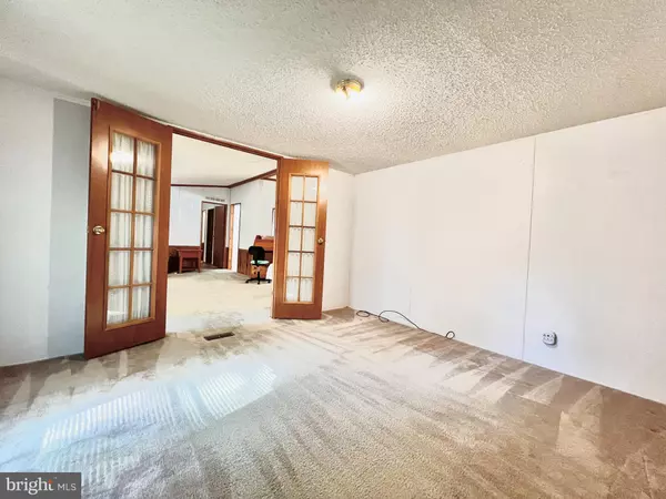 Lothian, MD 20711,318 ELLA DRIVE