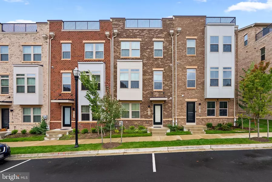 2815 BATTERSEA LAKE LOOP, Hyattsville, MD 20782