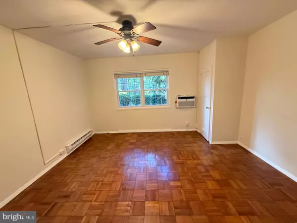 Alexandria, VA 22302,3460 MARTHA CUSTIS DR