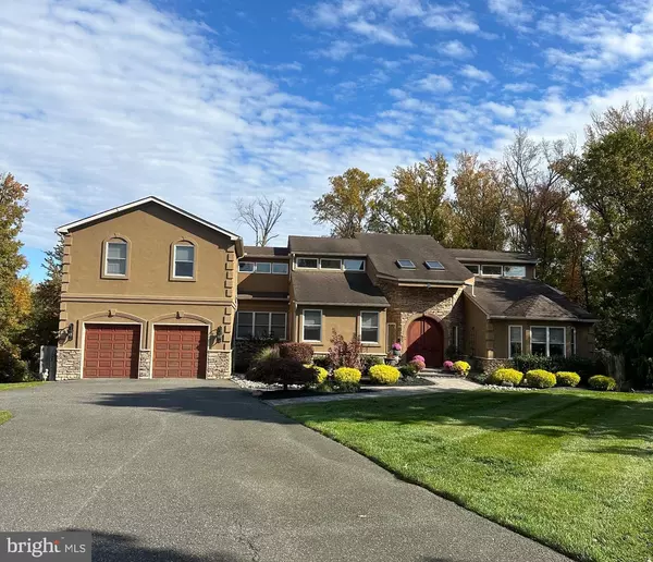 18 LANSBROOK CT, Sewell, NJ 08080