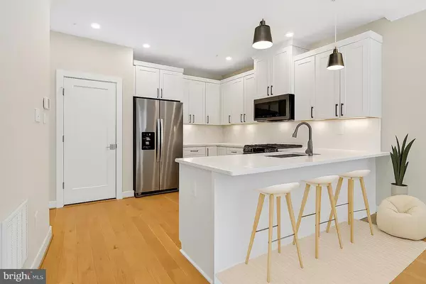 Chantilly, VA 20151,14428 BECKETT GLEN CIR #905