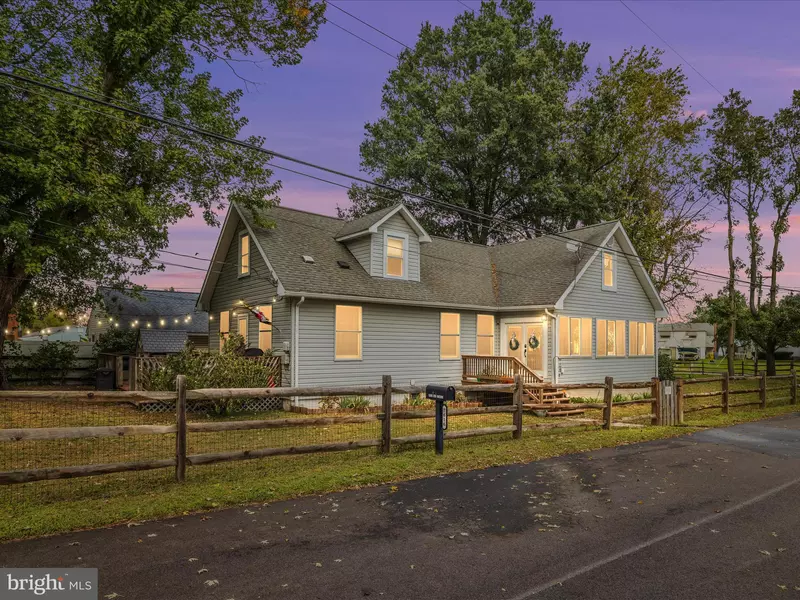 7616 BAY ST, Pasadena, MD 21122