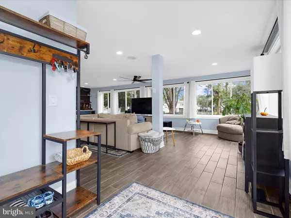 Pasadena, MD 21122,7616 BAY ST