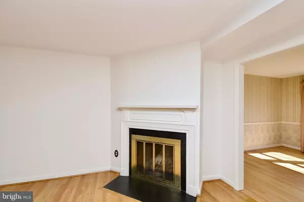 Falls Church, VA 22043,2417 FALLS PLACE CT