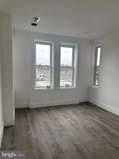 Collingswood, NJ 08108,30 HADDON AVE #18