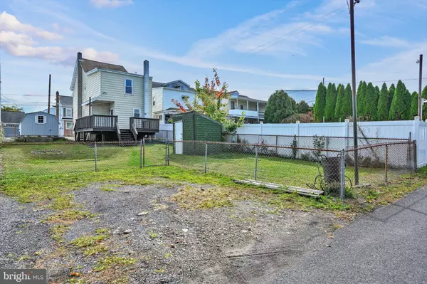 Minersville, PA 17954,424 POTTSVILLE ST