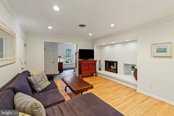 Annapolis, MD 21403,1141 MAINSAIL DR