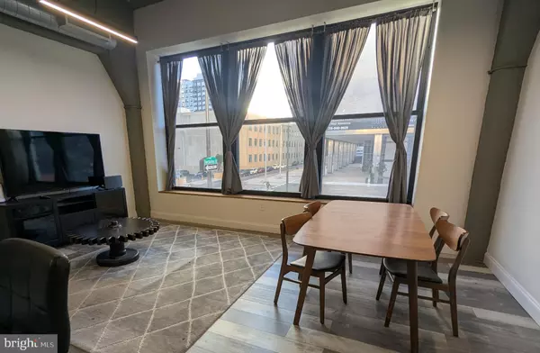 Philadelphia, PA 19123,511-19 N BROAD ST #204