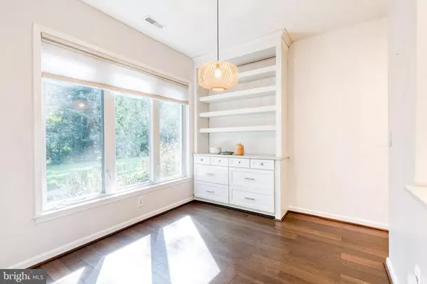 Arnold, MD 21012,645 OAKLAND HILLS DR #1B