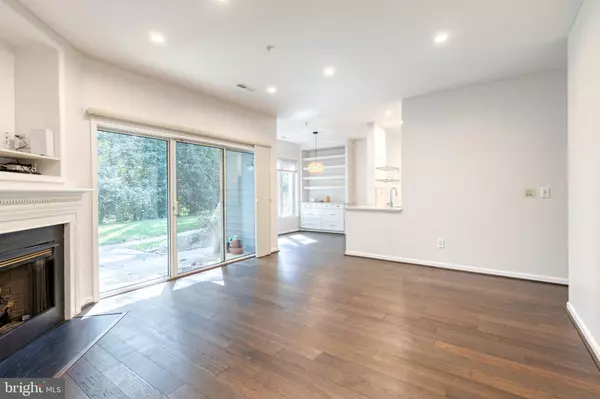 Arnold, MD 21012,645 OAKLAND HILLS DR #1B