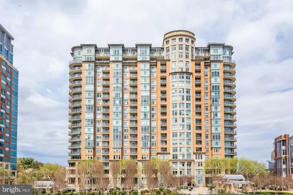 Mclean, VA 22102,8220 CRESTWOOD HEIGHTS DR #814