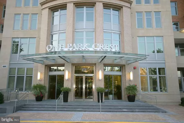 Mclean, VA 22102,8220 CRESTWOOD HEIGHTS DR #814