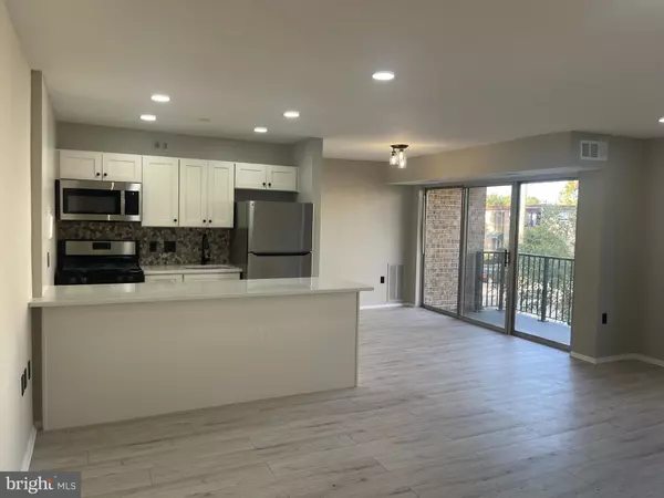 Woodbridge, VA 22192,12751 DARA DR #102