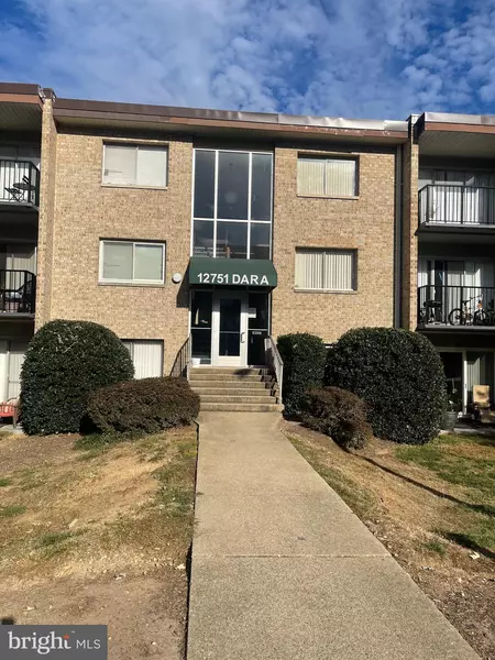 12751 DARA DR #102, Woodbridge, VA 22192