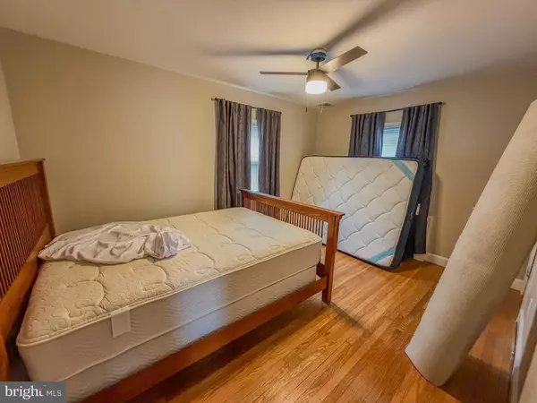 Haddon Heights, NJ 08035,1528 OAK AVE