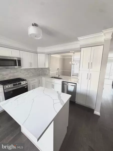 1947 INGLEBROOK DR, Woodbridge, VA 22192