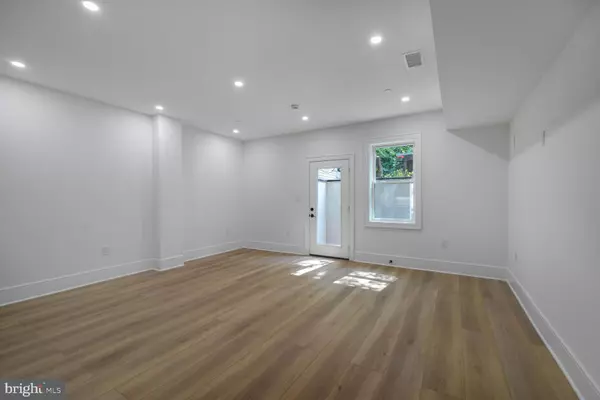 Washington, DC 20007,2524 41ST ST NW #UNIT 2