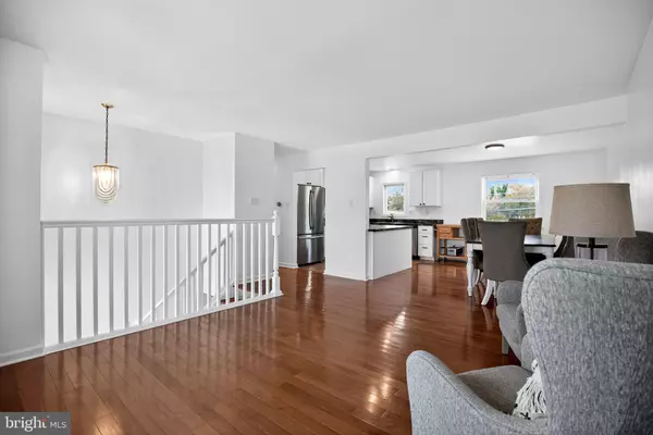 Williamstown, NJ 08094,1017 MICAWBER DR