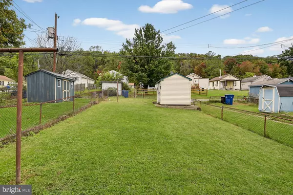 Coatesville, PA 19320,949 MADISON ST