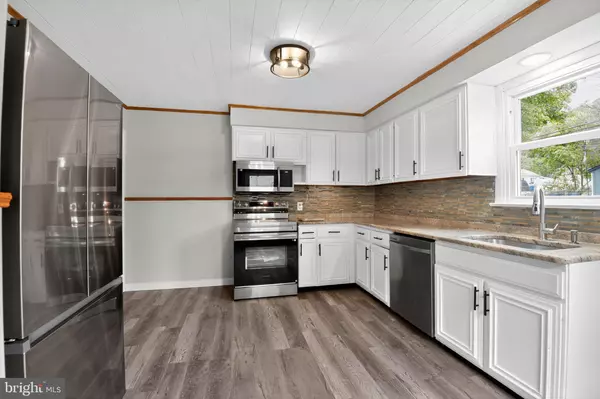 Coatesville, PA 19320,949 MADISON ST