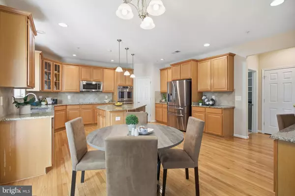 Clinton, MD 20735,9013 HELMSLEY DR