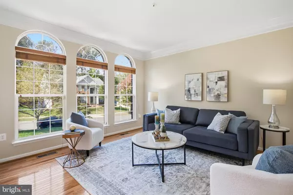 Clinton, MD 20735,9013 HELMSLEY DR