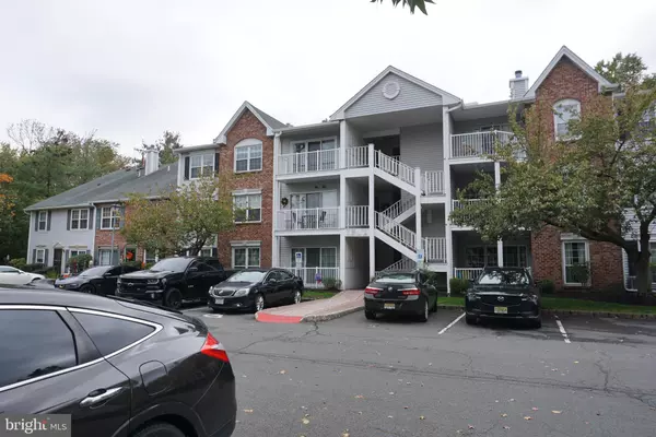 80 VERSAILLES CT, Hamilton, NJ 08619