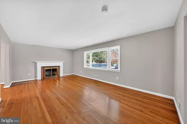 Falls Church, VA 22041,5929 MERRITT PL