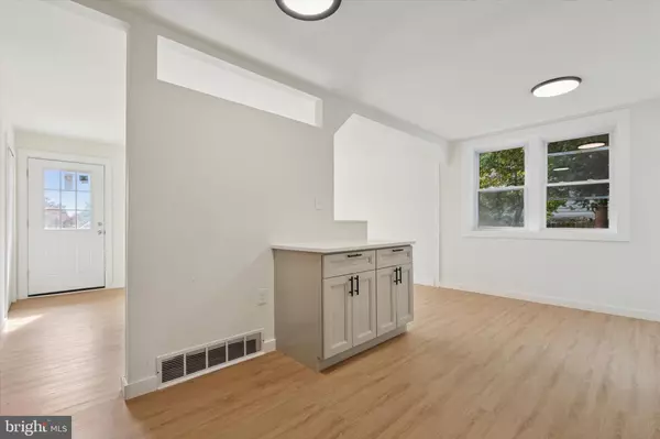 Philadelphia, PA 19116,11022 FERNDALE ST