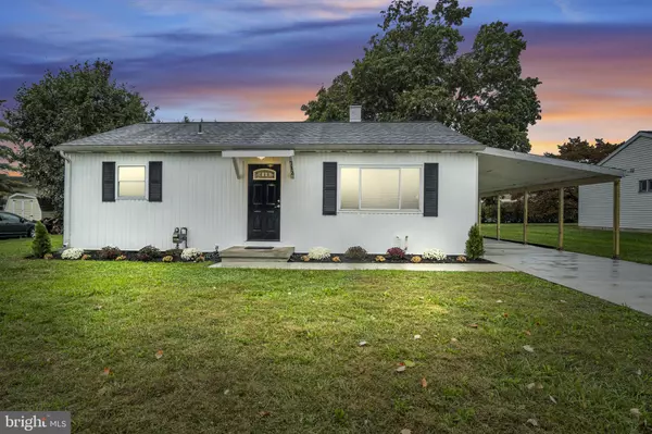 712 KELLY DR, York, PA 17404