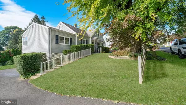 Feasterville Trevose, PA 19053,911 WOOD RD