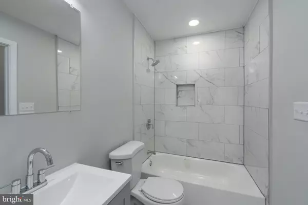 Baltimore, MD 21213,1733 E LAFAYETTE AVE