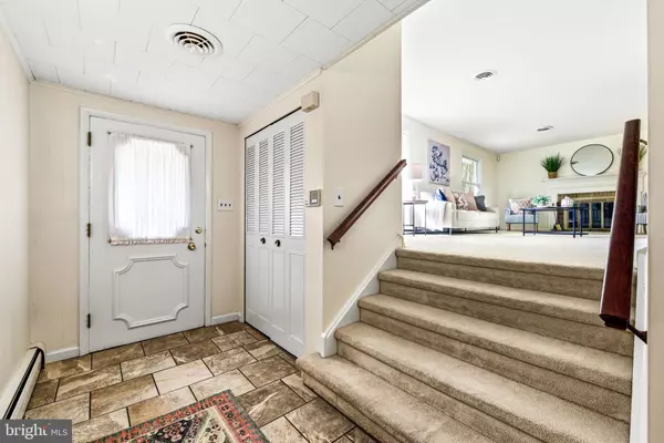 Wallingford, PA 19086,210 COOPER DR