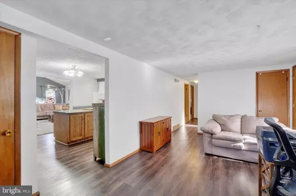 York, PA 17406,441 WOODLAND VIEW DR