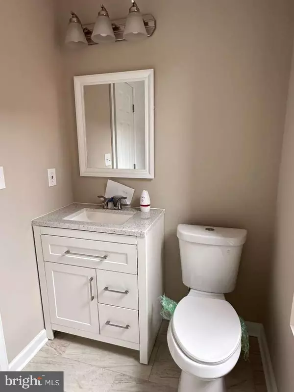 Baltimore, MD 21217,913 N MONROE ST