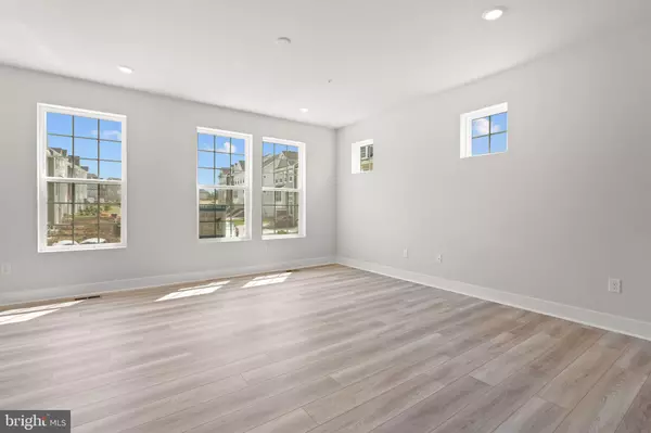 Baltimore, MD 21208,518 DOWNSWING RD