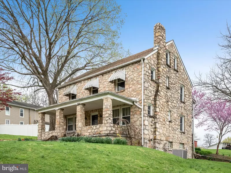 1714 N ROYAL AVE, Front Royal, VA 22630