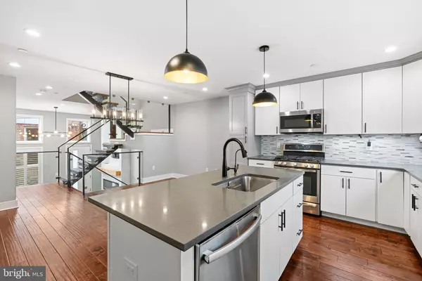 1302 S WOODSTOCK ST, Philadelphia, PA 19146