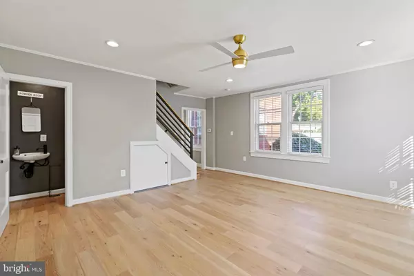 Arlington, VA 22204,1300 S CLEVELAND ST #363