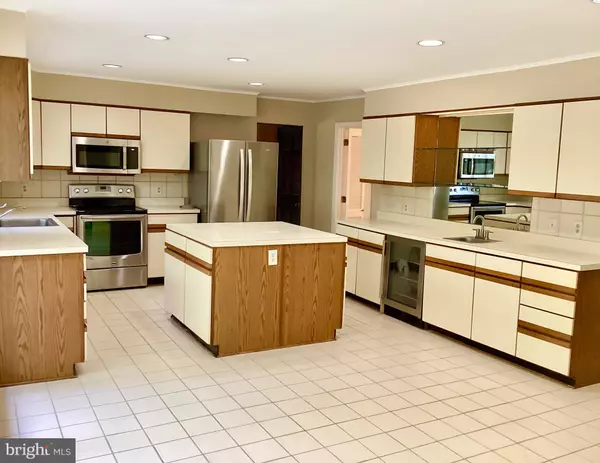 Dover, DE 19904,115 FOX HALL DR