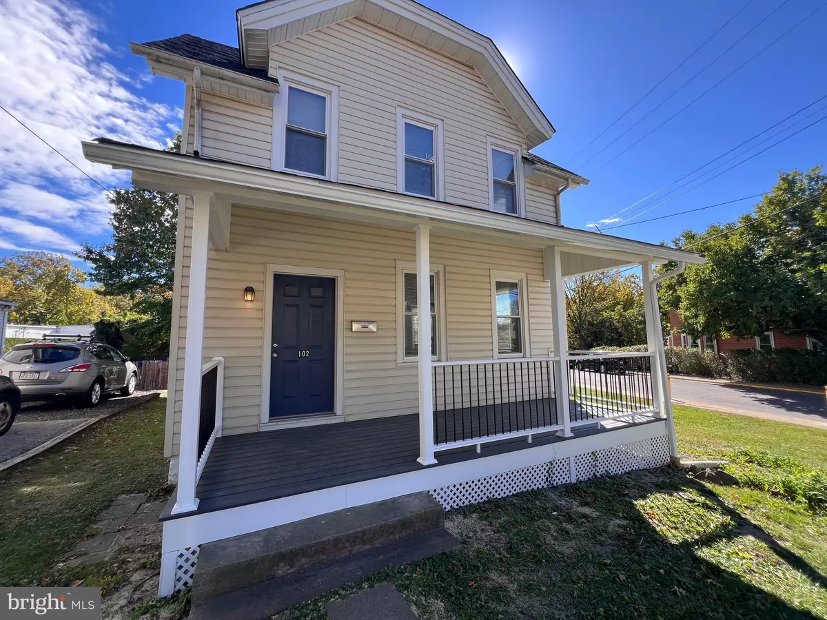 Ambler, PA 19002,102 TENNIS AVE