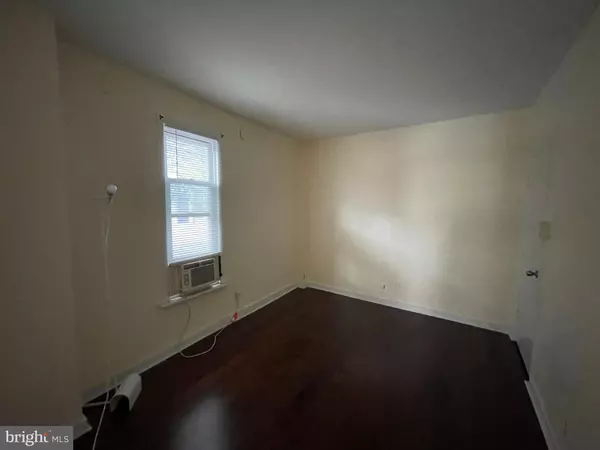 Philadelphia, PA 19147,261 QUEEN ST #1