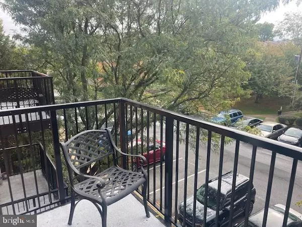 Alexandria, VA 22312,5929 QUANTRELL AVE #301