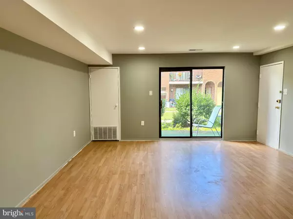 Philadelphia, PA 19115,9926 HALDEMAN AVE #111A