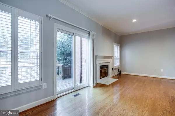 Mclean, VA 22101,1494 HAMPTON HILL CIR