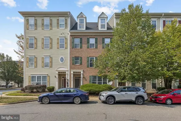 Falls Church, VA 22042,8058 GENEA WAY #48