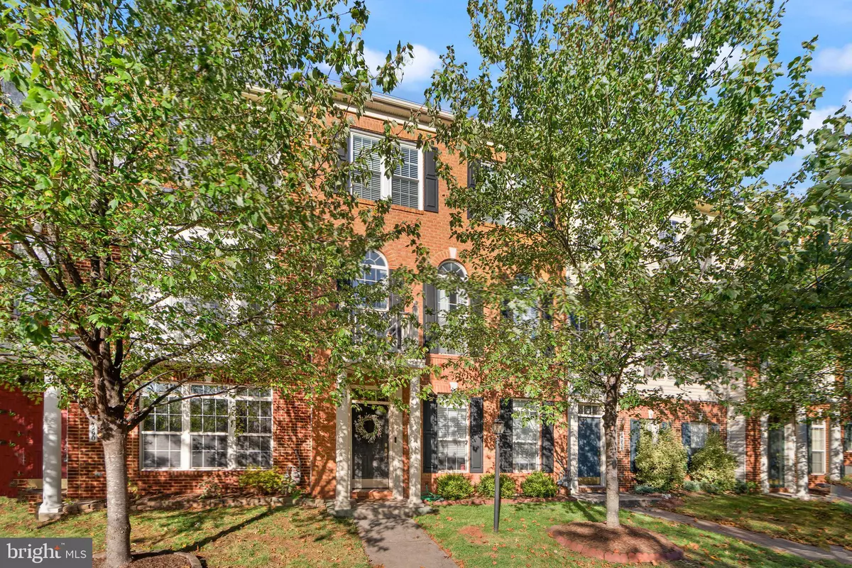 Ashburn, VA 20147,44292 PAWNEE TER